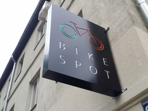 Bike spot gaismas kaste no kompozita (6)