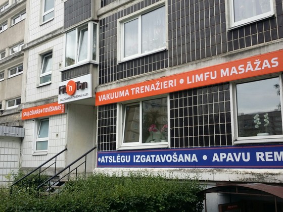 Fitntan LED josla ar telpiskiem burtiem (1)