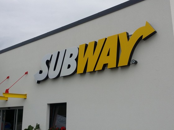 3D LED logo Subway Benzintanks TOTALS (1)