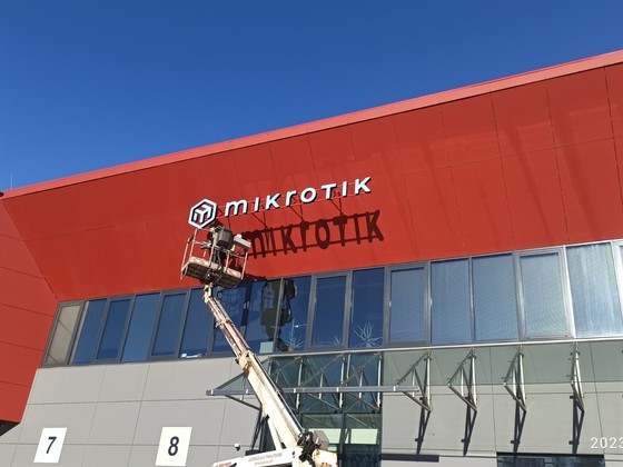 mikrotik led signs (12)