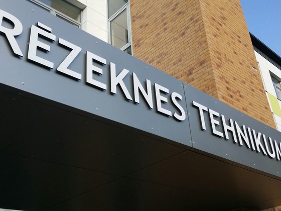 rezeknes tehnikums_burti no plastikata