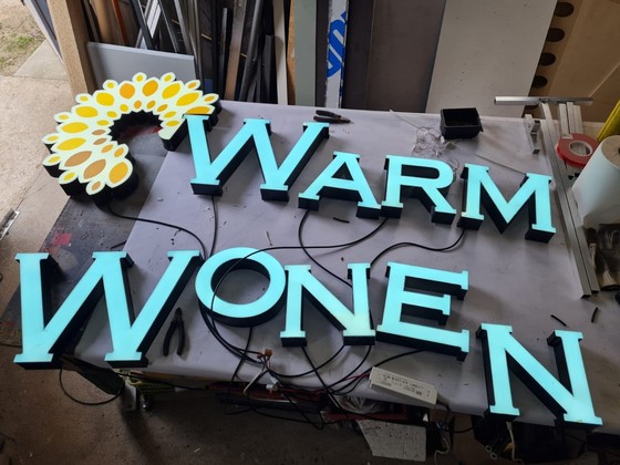 warwonen LED letters (2)