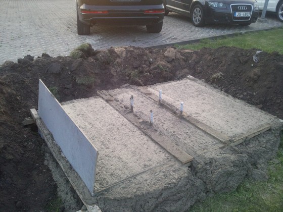 Audi pilona montaza (1)