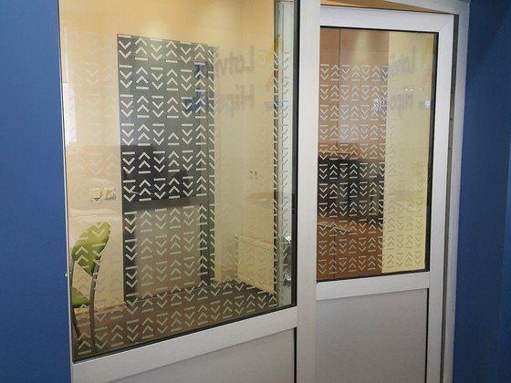 Stikla uzlimes Latvijas Hipoteka Ceros (2)