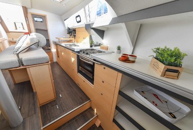 Оклейка стеклянных перегородок в офисах