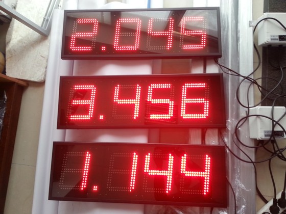 LED Cipari Benzintankiem (6)