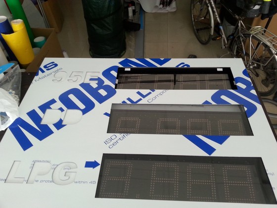 LED Cipari Benzintankiem (8)