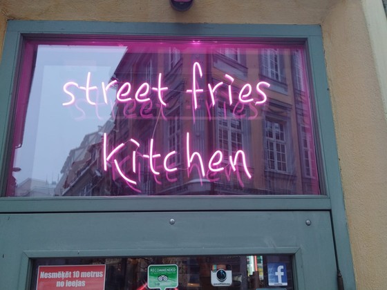 neona burti Ceros.LV