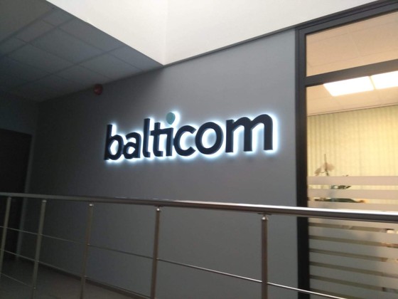 balticom LED logotips (2)