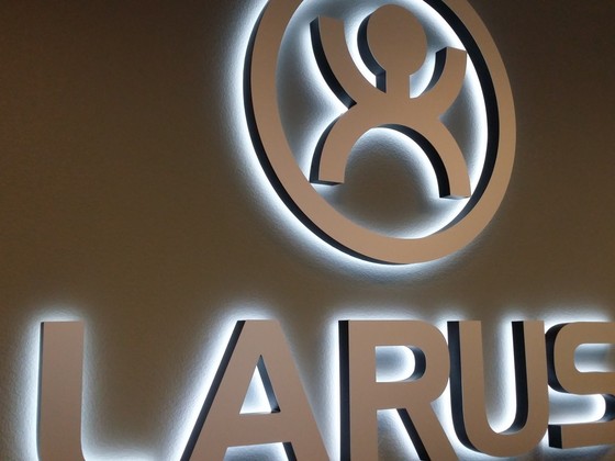 Larus LED Logo (6)