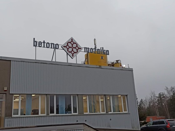 Betonomozaika burti uz jumta Ceros.LV