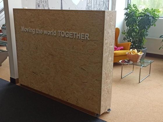 Grāmatu plaukts Ceros (2)